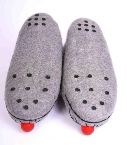 felt-mouse-slippers-amber-sisters