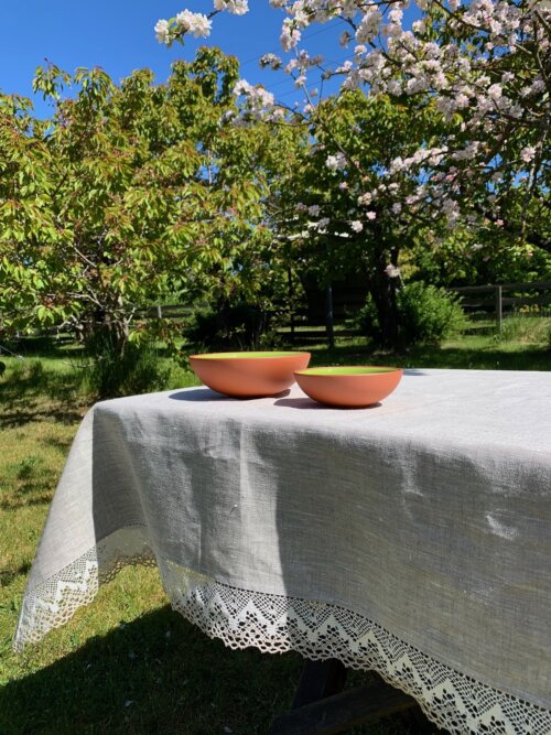 tablecloth_white_gray
