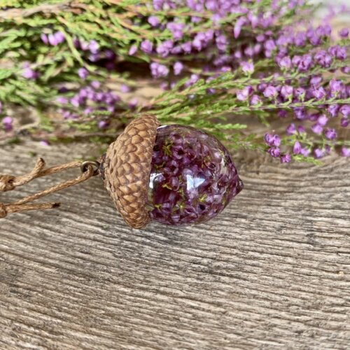 acorn-necklace-with-heather-buds