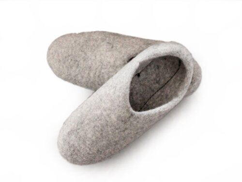 light-grey-felt-slippers